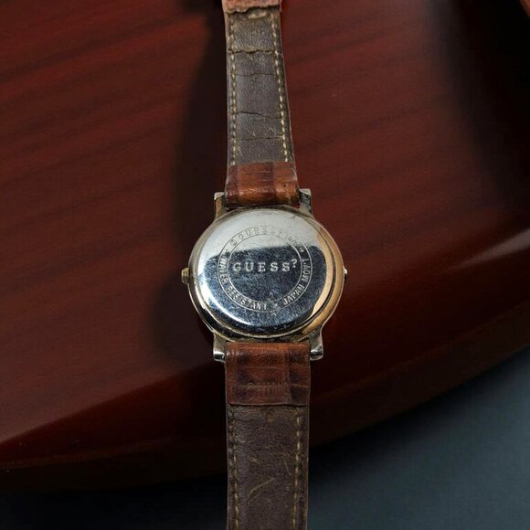 Vintage Womens Guess Adjustable Leather Adjustable Band Watch - Picture 3 of 8